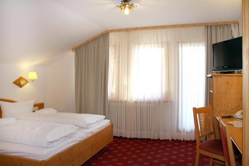 Hotel Schoene Aussicht Хорнберг Экстерьер фото